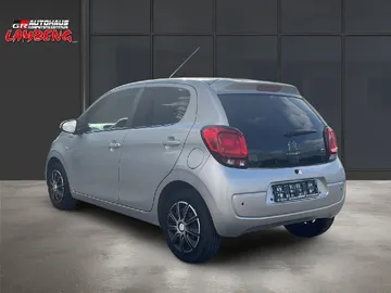 Car image 4