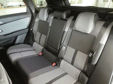 Car image 36
