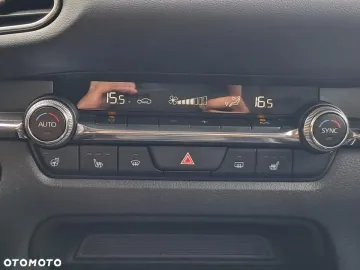 Car image 32