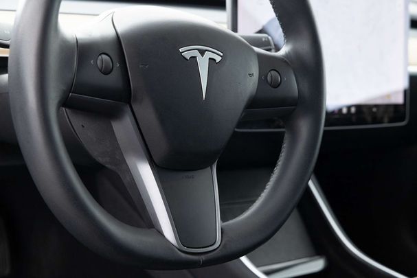 Tesla Model 3 Long Range AWD 258 kW image number 17