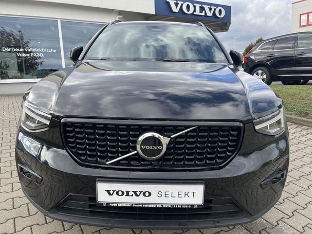 Volvo XC40 B3 Plus Dark DKG 120 kW image number 2