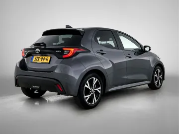 Car image 2