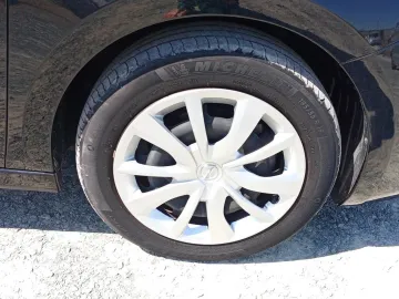 Car image 47