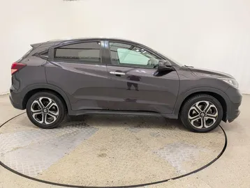 Car image 35