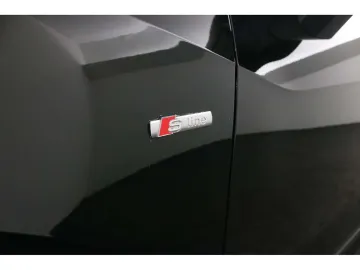 Car image 32
