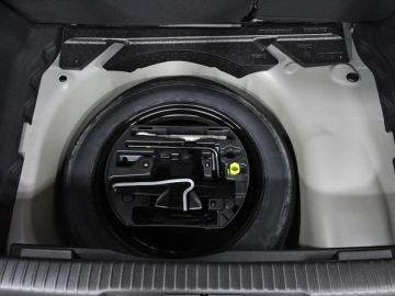Car image 39