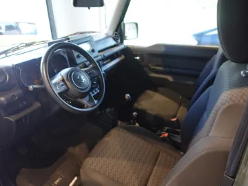 Car image 5