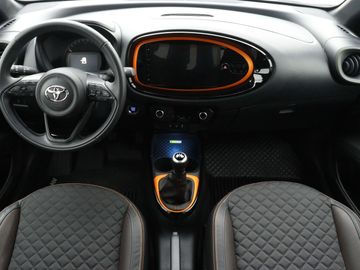 Car image 4