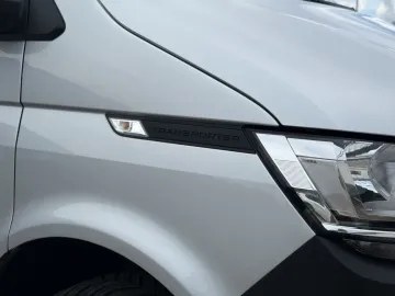 Car image 35