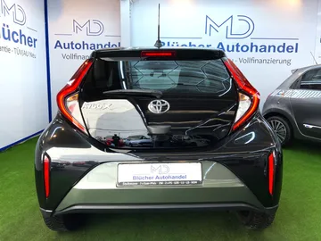 Car image 5