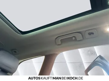 Car image 32