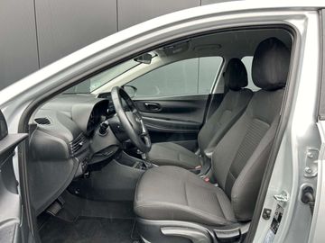 Car image 17