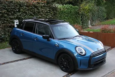 Car image 20