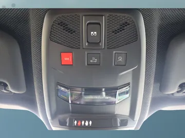 Car image 32