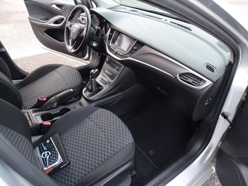 Car image 11