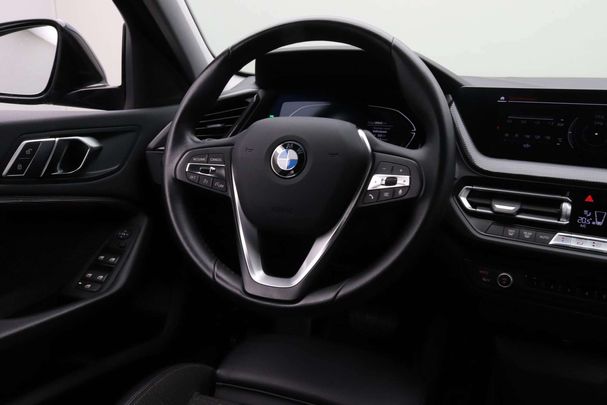 BMW 118i Sport Line 100 kW image number 22