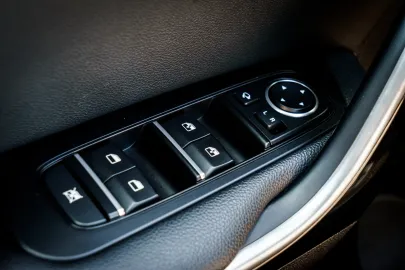 Car image 36