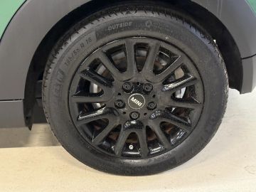Car image 31