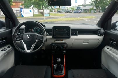 Car image 12