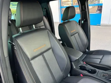 Car image 37