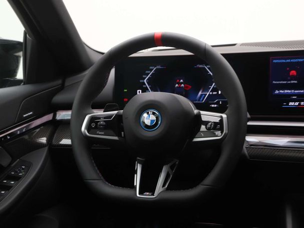 BMW i5 M60 xDrive 442 kW image number 3