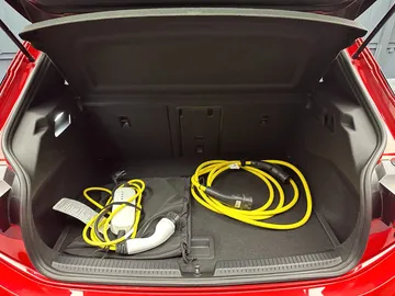 Car image 30