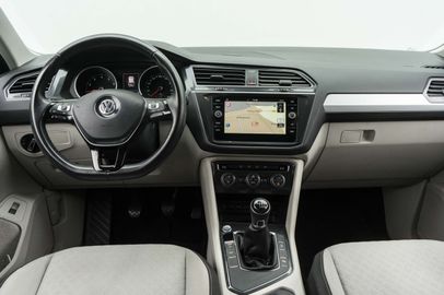 Car image 36