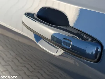 Car image 40