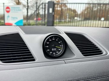 Car image 33