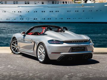 Car image 15