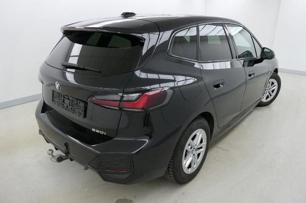 BMW 220i Active Tourer 125 kW image number 1