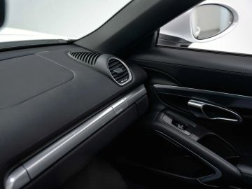 Car image 40
