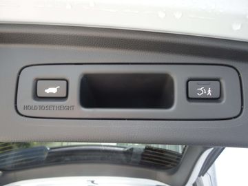 Car image 36