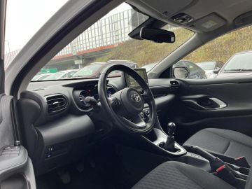 Car image 10