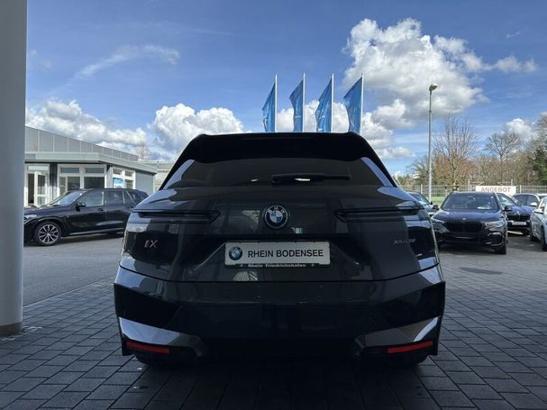 BMW iX xDrive50 385 kW image number 4