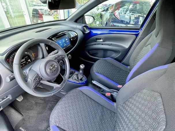 Toyota Aygo X 53 kW image number 8