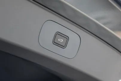 Car image 46