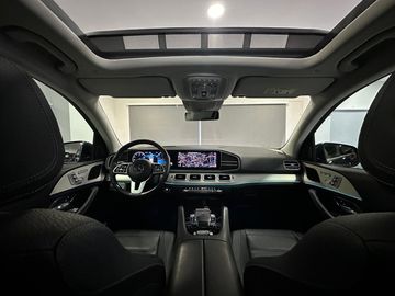 Car image 37