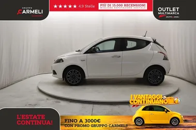 Car image 5
