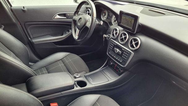 Mercedes-Benz A 180 7G-DCT Urban 90 kW image number 5