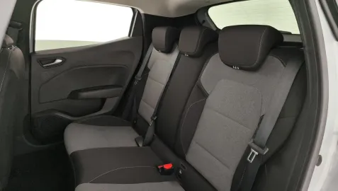 Car image 26