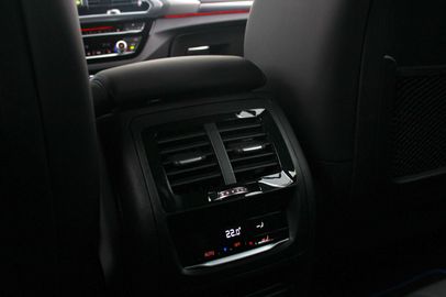 Car image 38