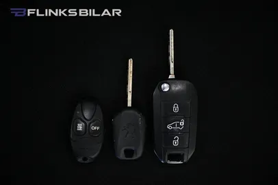 Car image 30