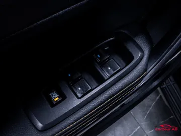 Car image 35