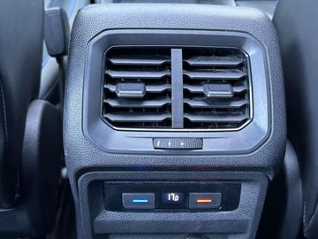 Car image 38