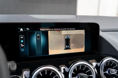 Car image 37