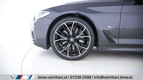 BMW 530d Touring xDrive 210 kW image number 13