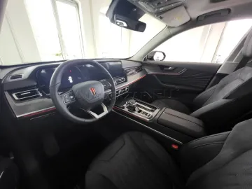 Car image 30