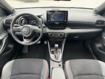 Car image 9