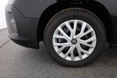Car image 28